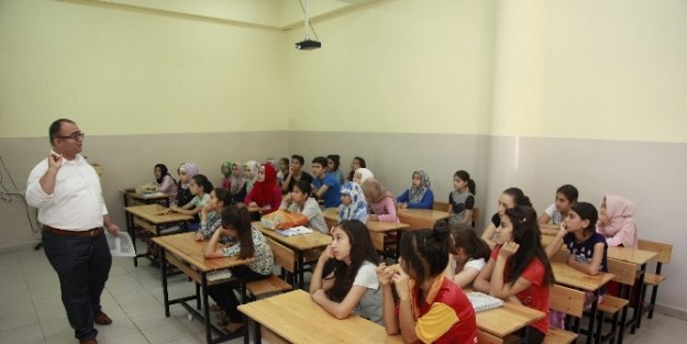 Şahinbey’den Öğrencilere Bilinçli Ders Çalişma Teknikleri Semineri