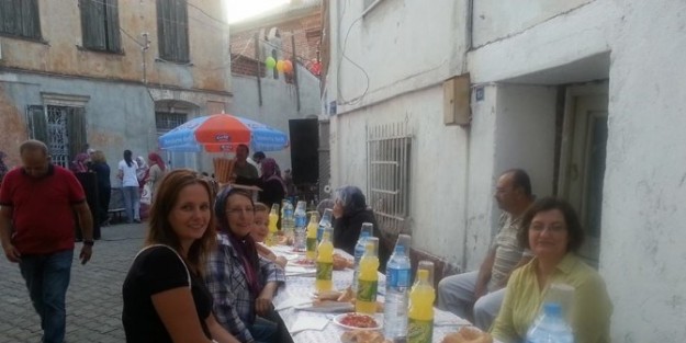 Havran’da Mahalle Sakinlerinden İftar Programı