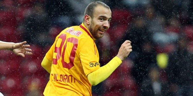 Milli futbolcunun İsrail tweeti ortalığı karıştırdı