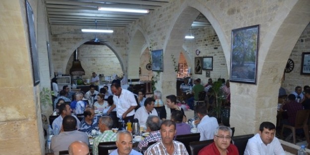 Vali Tapsız, İl Özel İdaresi Çalişanlariyla İftarda Bir Araya Geldi