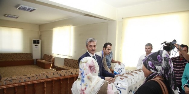 Şahinbey Belediyesi Et Yardımlarına Devam Ediyor