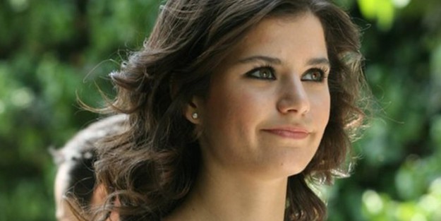 Beren Saat'ten “photoshop skandalı!“