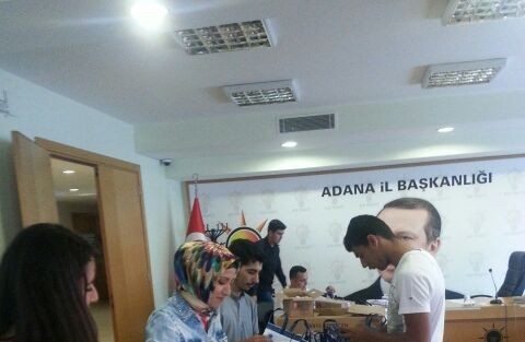 Ak Parti Adana Gençlik Kolları’ndan ‘iftara 5 Kala’ Programı