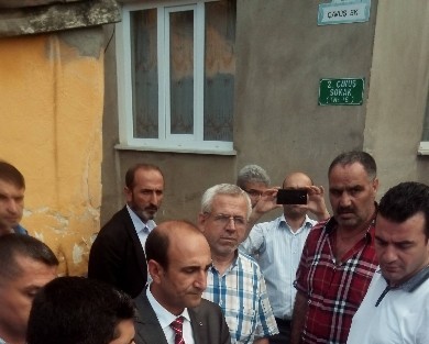 Edebali Sokak Sokak Gezerek Mahallenin Sıkıntılarını Dinledi