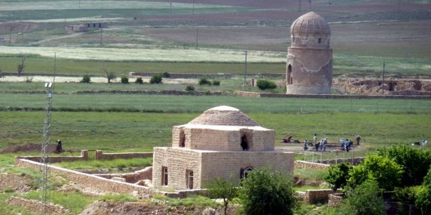 Zeynelbey Türbesi yer değiştiriyor!