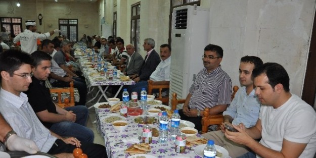 Derik Müftülüğü'nden İftar Yemeği
