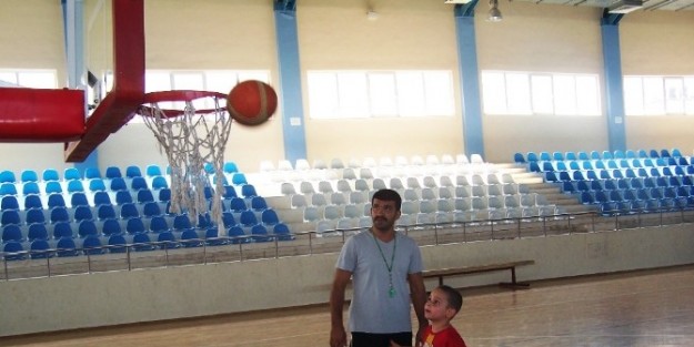 Korkuteli'nde Basketbol Kursuna Yoğun İlgi