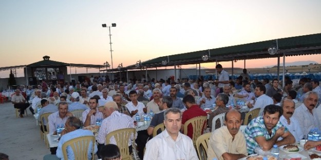 Kahta Belediyesi Vatandaşlara İftar Yemeği Verdi