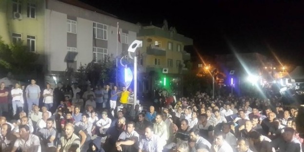 Vali Hüseyin Avni Çoş Yer Sofrasında Sahur Yaptı