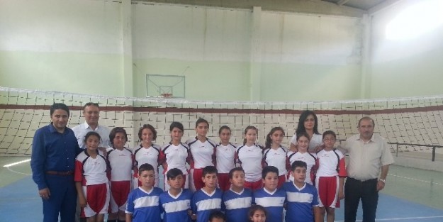 Seyitgazi'de Voleybol Gelişiyor