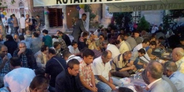 İhh'dan Kütahya'da Ümmet İftari