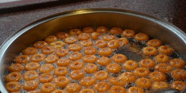 Saray Lokması Tatlısına Yoğun İlgi