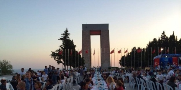 Resmi Bayramlaşma Töreni Şehitlikte Yapılacak