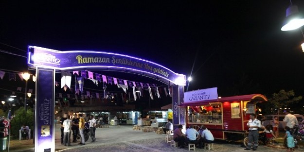 Ramazan Sokağı Farklı Bir Atmosfer Yaşatıyor