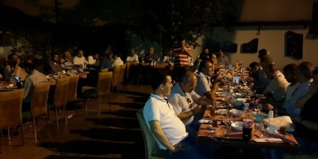 İhlas Çalişanlari İftarda Bir Araya Geldi