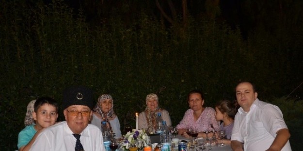 Esbaş, Şehit Ve Gazi Aileleri İle İftarda Buluştu