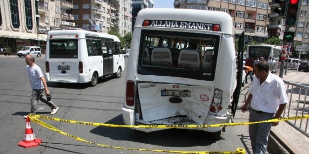 Diyarbakır’da Maddi Hasarlı Trafik Kazası