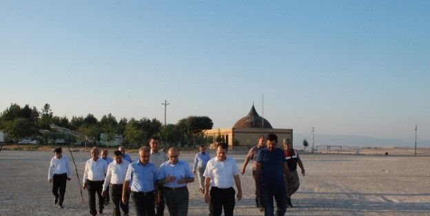 Vali Mahmut Demirtaş Sahabedeki Çalişmalari Yerinde İnceledi