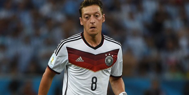 Özil'den Türkiye sinyali!