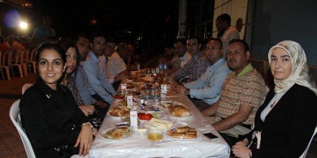 Ak Parti Sahurda Bir Araya Geldi