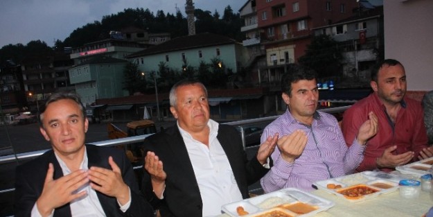 Ormanlı Belediyesi Halka İftar Verdi
