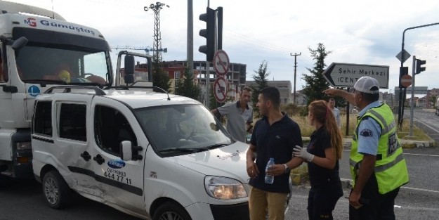 Tekirdağ'da Trafik Kazası: 2 Yaralı