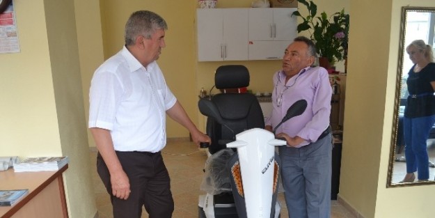Sakatlar Derneği Başkanı Çakan’a Yeni Araç