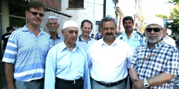 Burhaniye’de Umreciler Tekbirlerle Uğurlandı