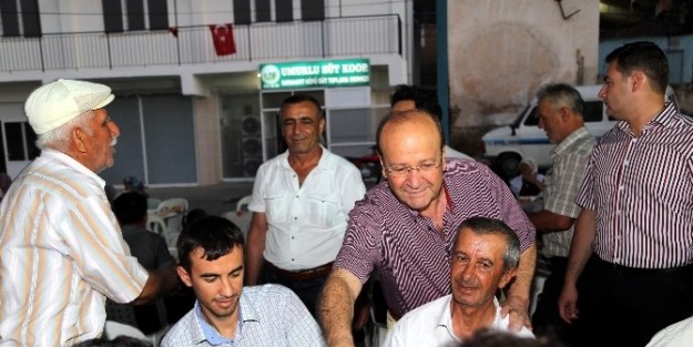 Başkan Özakcan, Vatandaşla İftar Sofrasında Buluşuyor