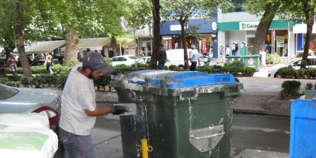 Çöp Konteynerleri Amacı Dışında Kullanılıyor