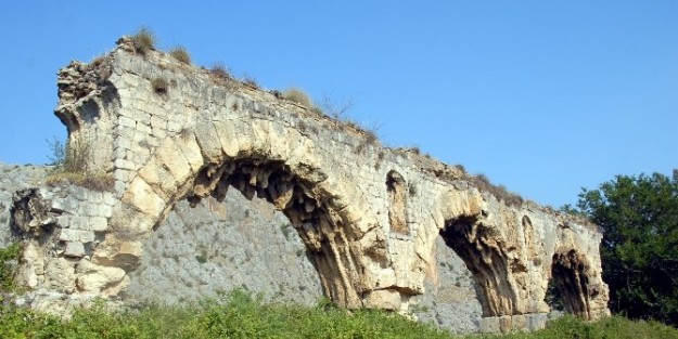 Türkiye’nin Kilikya’daki Efes’i: "anavarza"