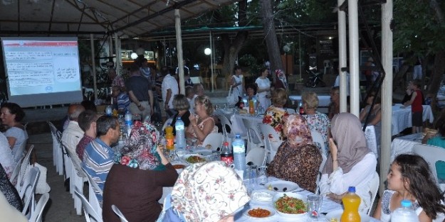 Manavgat Müftülüğü'nden İslamiyeti Seçmiş Yabancılara Ve Yakınlarına İftar