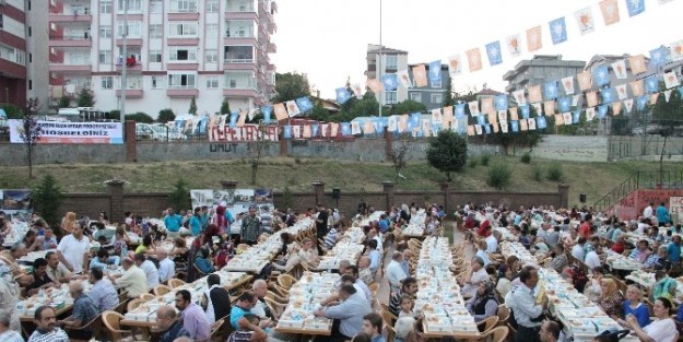 Ak Parti İlkadim İlçe Başkanlığı İftar Yemeği