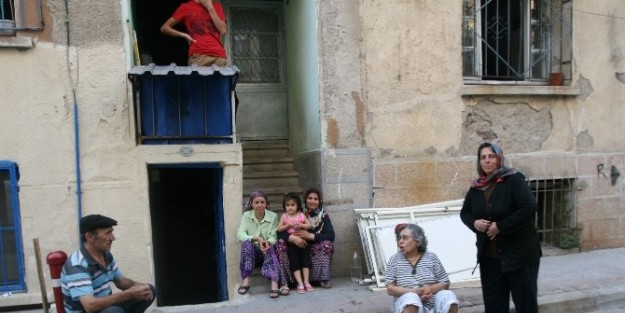 İzmir’de Deprem Paniği