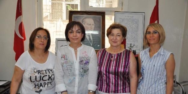 Cumhuriyet Kadınları Derneği Ortak Basın Açıklaması Yaptı