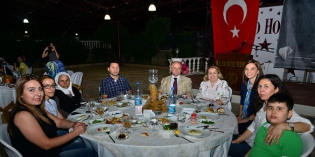 Vali Çakacak Şehit Aileleri Ve Gazilerle Biraraya Geldi