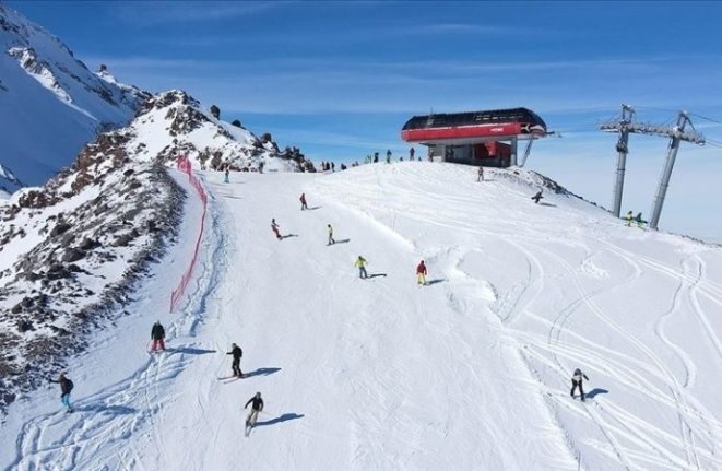 Kar yağmadı kış turizmi zora düştü!