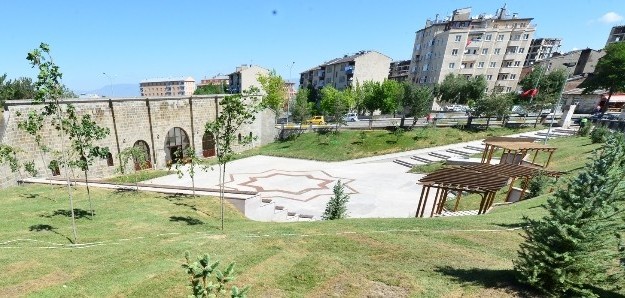 1877 'de Yapıldı, 2014'de Yakutiye Belediyesi İle Yarınlara Taşındı