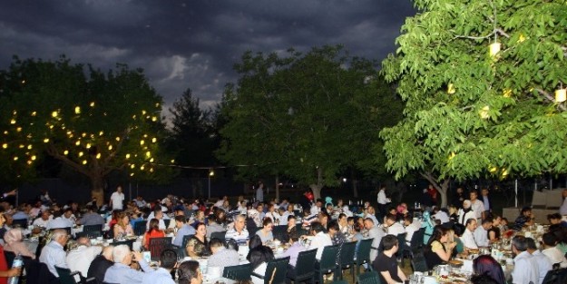 Naksan Ailesi İftarda Buluştu