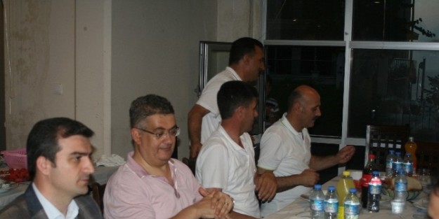 Karslılar Derneğinden İftar Yemeği