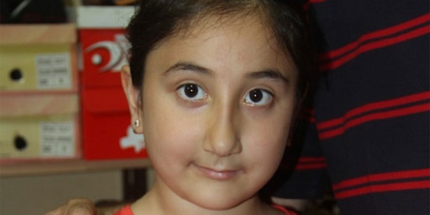 Minik yürek bileziğini Gazze'ye gönderdi