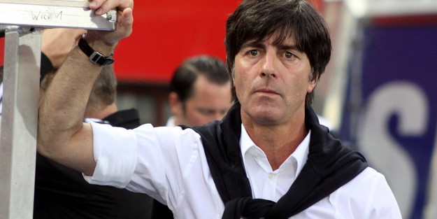 Löw görevi bırakıyor!