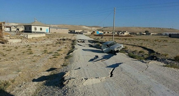 Konya'da obruk evi yuttu