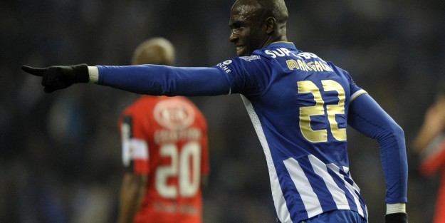 ManU'dan Mangala atağı