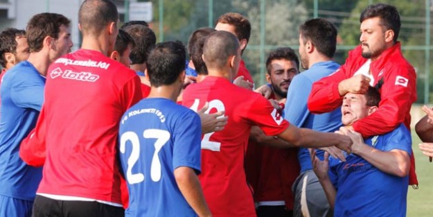 Gençlerbirliği maçında yumruklar havada uçuştu!