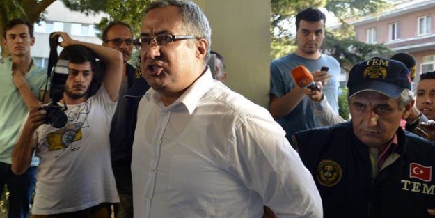 Yurt Atayün hastaneye kaldırıldı