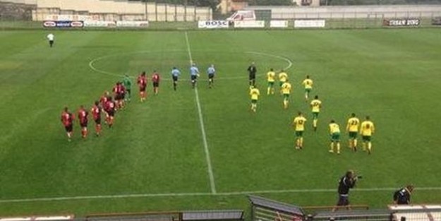 Yanlış takımla maç yaptılar!