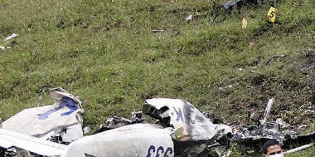 Yunanistan'da uçak düştü!