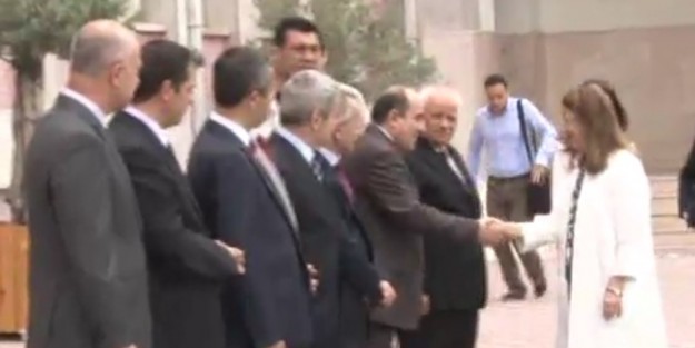 Aile Bakan'ı, huzurevi sakinleriyle bayramlaştı!