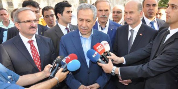 Bülent Arınç "Dualarımız onlarla birlikte!"